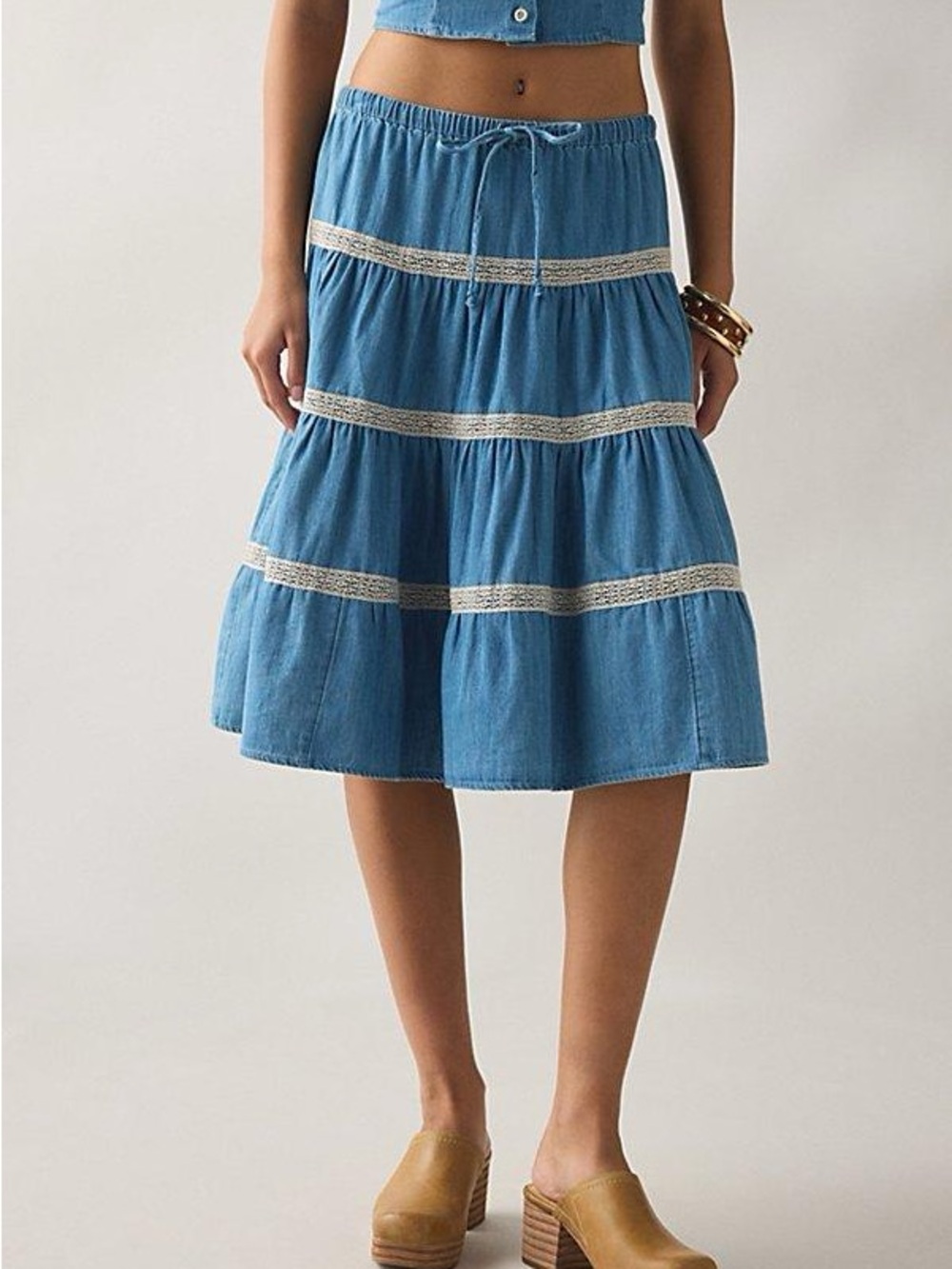 Nwot Kimchi blue Blue Tiered Midi Skirt with Lace Trim denim